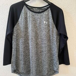 Under Armour Women’s Gray Heather Body with Black Raglan Sleeves Long Sleeve Top
